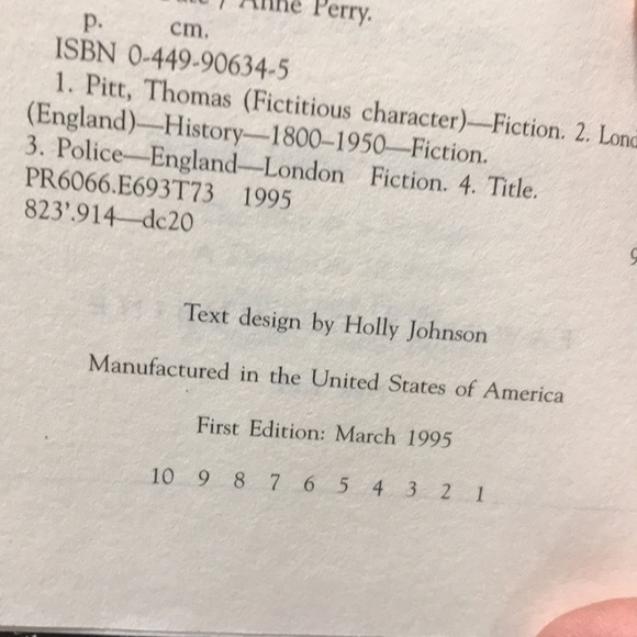 “Traitors Gate” novel by Anne Perry hardback book - Picture 11 of 12